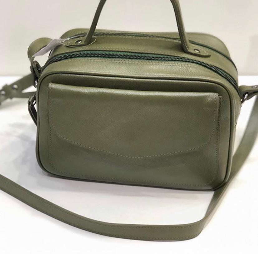 overnight bolsa coach