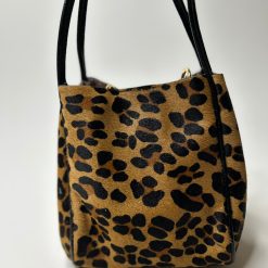 Bolsa Mia P em couro oncinha