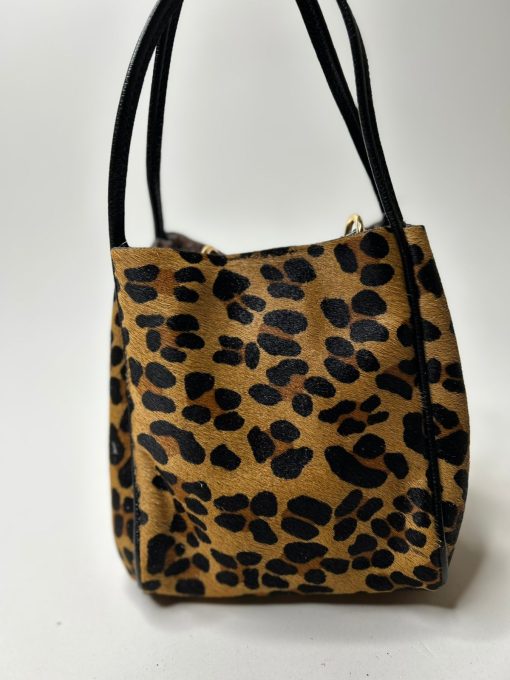 Bolsa Mia P em couro oncinha