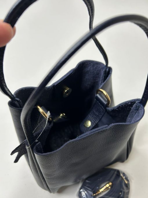 Bolsa Mia P em couro preta - Imagem 2