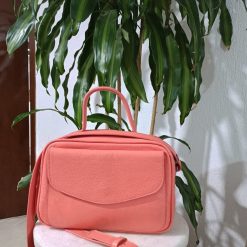 bolsa de couro baú feminina Manuela Goiaba