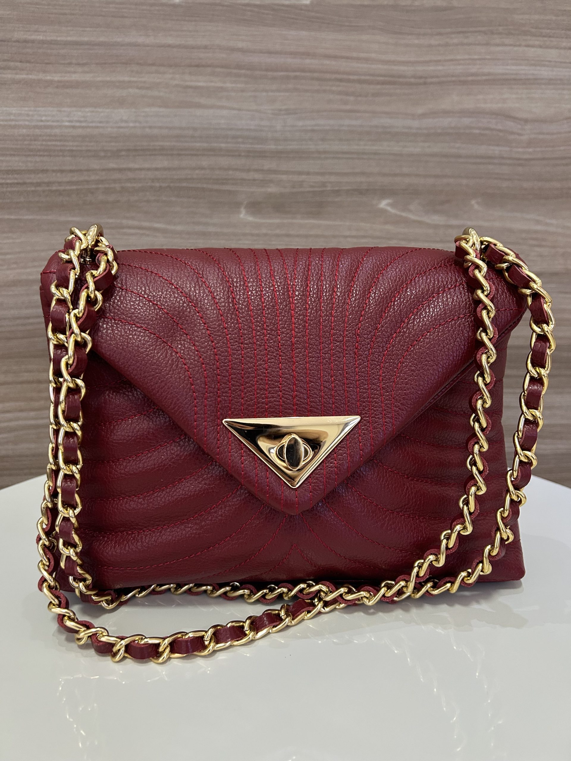 Bolsa Couro legítimo Ester vermelha alça corrente